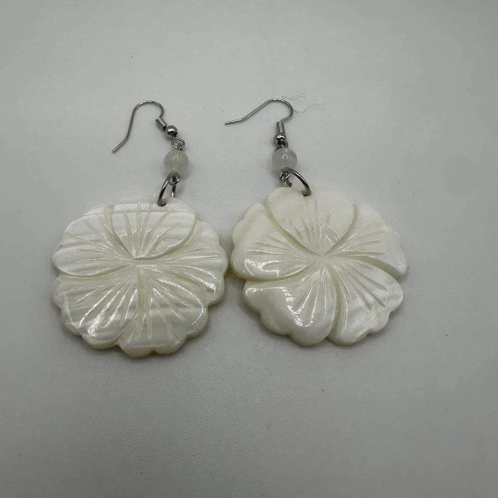 Genuine carved shell with moonstone accent bead dangle‎ earrings!!